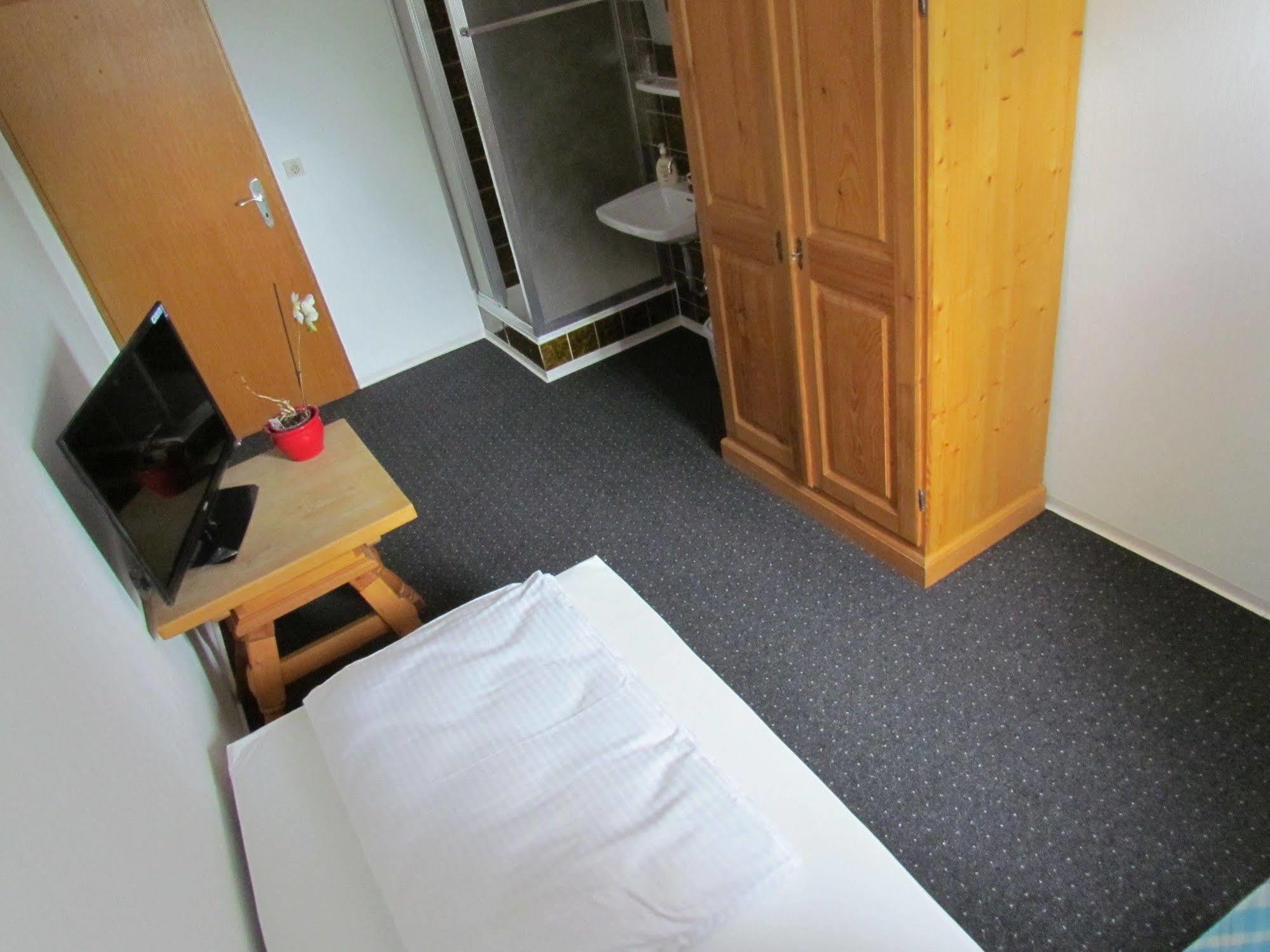 Hotel Stadt Mainz Schwabenheim an der Selz Exteriör bild