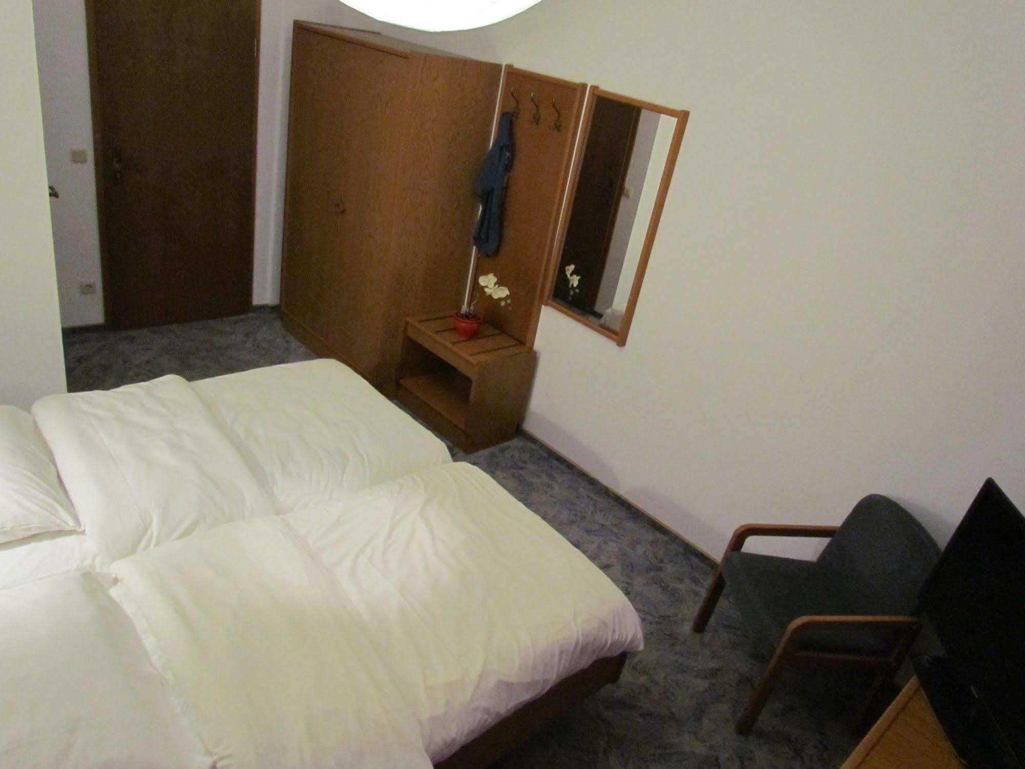 Hotel Stadt Mainz Schwabenheim an der Selz Exteriör bild